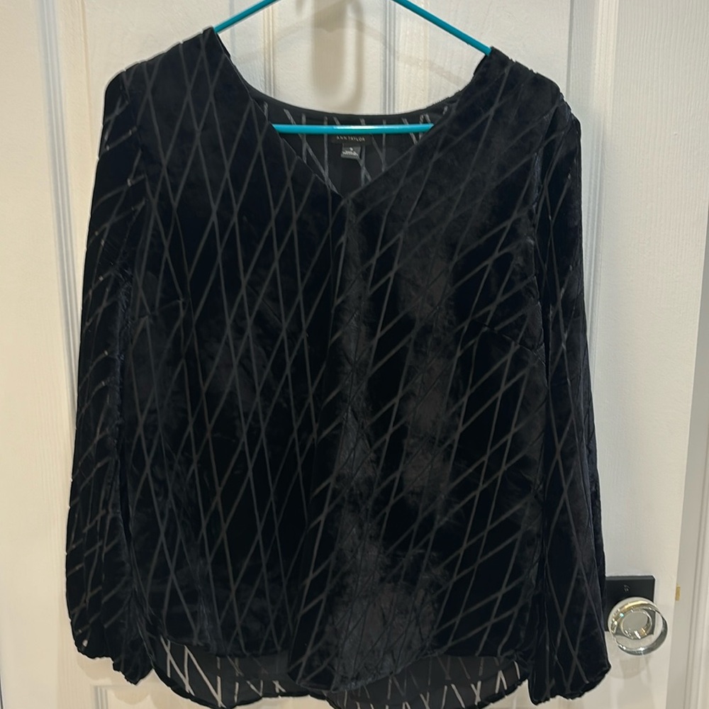 Ann Taylor Black “Velvet” Women’s Top  size M